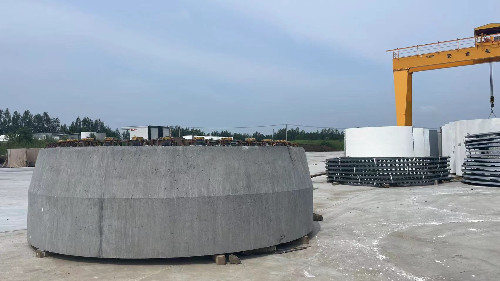 省龍冠混凝土制品風電混塔灌漿修復項目，應用我公司PYA110灌漿料與PY311砼力增強劑，進行混塔灌漿與修復